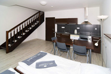 eFi Palace - schody v mezonetu